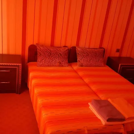 виама Hotel Mineralni Bani